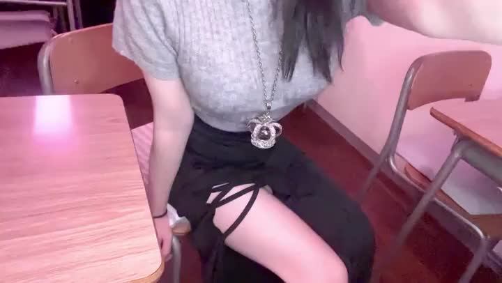 19歳なりたてロリお姉さんのむちむちふとももとおっぱい触ってみたいですか〜？ᕦ -᷅ ·̫ -᷄ ᕤ🩷🩷🩷

なんてね〜っ🎀