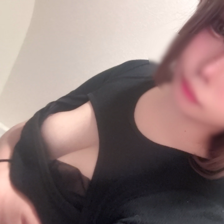 出勤したよ…💋

一昨日の感謝祭、
初めましてのお兄様も、遊んでくれたことあるお兄様も
いっぱい可愛がってくれてありがとう…🥺

沢山気持ちよくしてもらって
帰り道も体火照ったまま、ずっと余韻に浸ってたよ…🤭

しかもね、前よりサイズ大きくなったの…♡
触ったらすぐ分かると思うよ？💕

確かめに来てくれるお兄様待ってるね…🫶