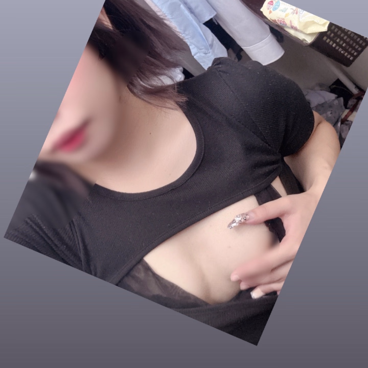 感謝祭、遊んでくれたお兄様達ありがとうございました😊

たくさん気持ちよくしてくれて、いっぱいちゅーもしてくれて嬉しかったよ🤍
いっぱい可愛がってもらえて幸せすぎたよ🥺

またいっぱいイチャイチャしよ？💋

今日も出勤してるよ✨
会いに来てくれたら、もっと気持ちよくさせちゃうかも…🫣💕