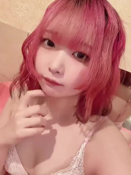 ちのの声が好きとか、喋ってるところが好きってお声を頂くことが多いので、イメージをもっと持ってもらいたくて顔出しでおしゃべりしてみます՞⸝⸝>  ̫ <⸝⸝՞💖💖
自己紹介だらだらしてるだけやけど、こんな人なんだって分かるかなと思うのでぜひ見てー！！🥹💗💗