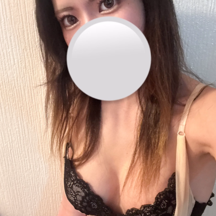 おはよっ♡♡
今日もいっーぱい気持ちいいこと
したいな
🩷

昨日はお兄さんたちといっぱいエ◯チなことができて幸せすぎました🥹
 
もっともっと
エロくなってくきるあをみてて♡♡