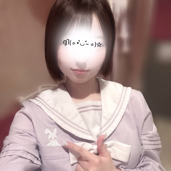 元気に出勤中です🐰
制服に🐰が付いてて可愛くて撮りました(  '  '  )♡

今日は長めに取ってくれるお兄さんが多くてゆっくりイチャイチャできて最高です(∩˃o˂∩)♡
延長までしてくれたお兄さんありがとうございました( ᵒ̴̶̷̤◦ᵒ̴̶̷̤ )またゆっくりお話したいです⸜(๑’ᵕ’๑)⸝

24時までいるのでお仕事終わりの疲れを取りにここはの所へ来てください！( .ˬ.)"