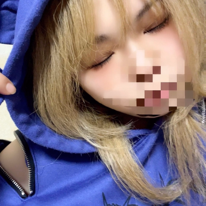今月はもうお休みの予定だったんですけど
急遽25日に出勤します✨️
9-24時までたっぷり待機してますので
お兄さん達に会えるの楽しみにしてます♡

ちょうど雪が降ったりとかで寒い日だと思うので
雪も溶かすぐらいいちゃ甘したいな︎💕︎