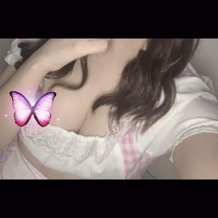 おとはです🐰🎀


本日14時からいます👼🏻

今週と来週は出勤少なめなので、今日明日お誘いいただけるとうれしいです🌻


暑いので一緒にまったり涼みましょう🎐♡