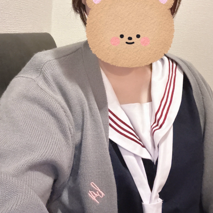 初めてのセーラー✨️
学生の時は中高ブレザーだったから
着てみたかった！
最近 新しい制服ちょっと増えてて嬉しい😚