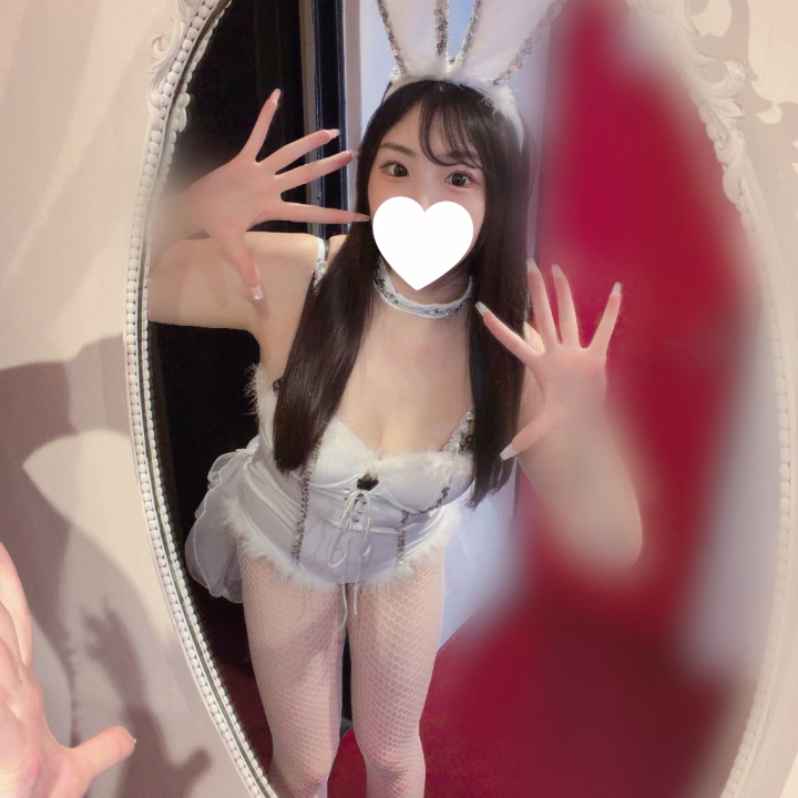 出勤しました♡

あっという間に週末だね💕︎

今日も朝から
ムラムラなド変態くん
みなみとたっぷりイチャイチャ
気持ちいいことして
一緒にスッキリしようね💗💗

たくさんのご予約
お待ちしてます🔔