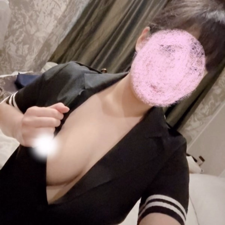 おはようございますえみりです！🐶

先日いつも会いに来てくれるお兄さん、3日ぶりに2回目会いに来てくれたお兄さん、初めましてのお兄さんありがとうございましたᴗ ̫ ᴗ✧


11～22時です❕
本日もよろしくお願いします🫧

えみり⭐️