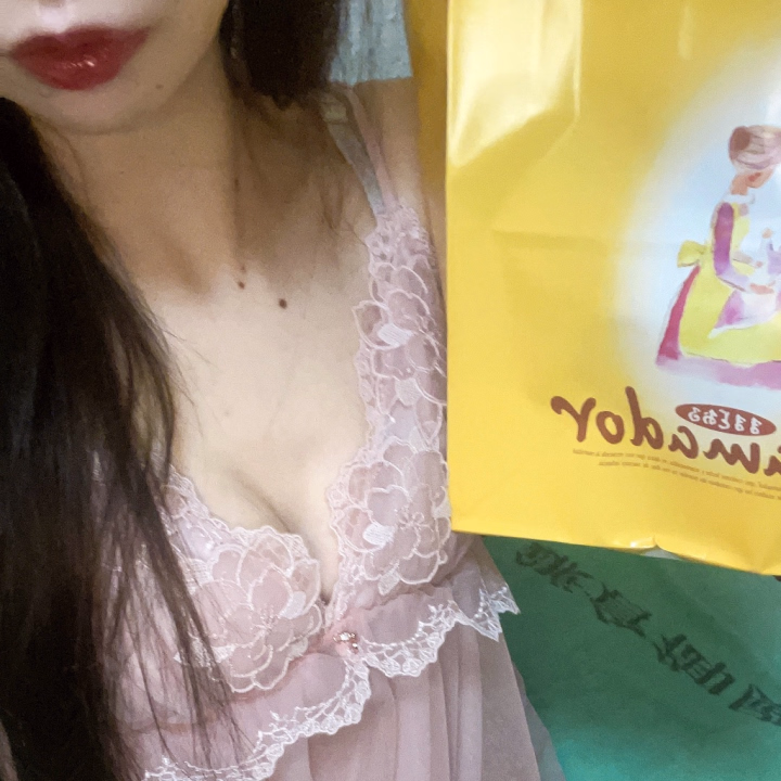 昨日会いに来てくれた本指のお兄さん♡


半年ぶり😭😭😭
久しぶりの出勤で不安だったりしてたから会いに来てくれたの嬉しかった😭🩷
だし、忘れずにいてくれたのが嬉しかったよ🎶
毎回差し入れもありがとう( *´꒳`*)♡
待機の合間にもぐもぐさせてもらいます（っ⸝⸝>⤚<⸝⸝)



前回は時間なくて、って感じだったけど今回は長い時間一緒にいれて楽しかったなあ( ˊᵕˋ*)
だし！2回出来たのアツすぎ❤️‍🔥



改めてだけど2時間かけて会いに来てくれてありがとうね(；；)
また今年もよろしくね💕︎
