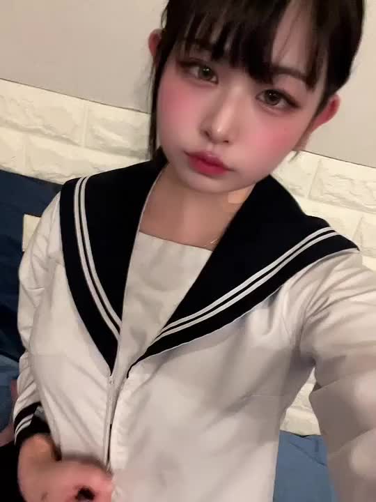 服の下はセクシーです☺️