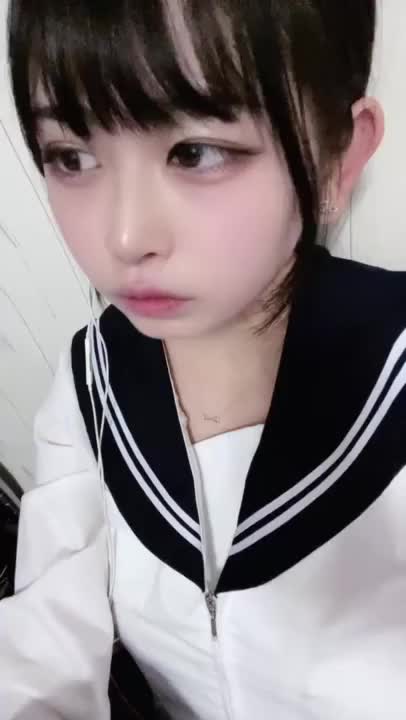 初出勤日！！

久しぶりのお店緊張するっ！
多分退勤したら飲みながらライブしますっ
誰か話そうぜい⭐️