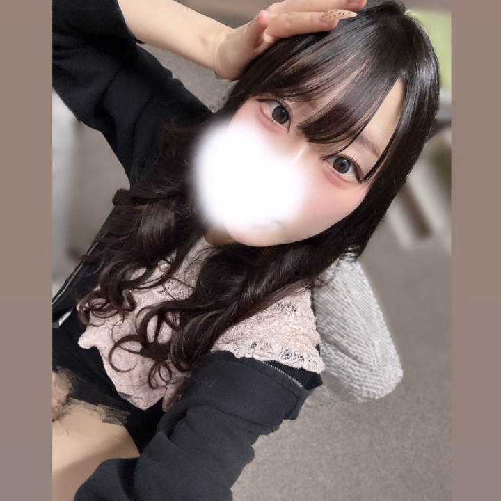 今日も！2️⃣5⃣日と2️⃣6️⃣日はお休みなので一旦今日明日の2日です❣️

明日時間変更になり➡️【8-24】のオープン〰️ラストまでいますᖛ ̫ ᖛ )⟡

今日はいつも通り【12-24】でいますのでよろしくお願いします➰🎶

昨日も本指のお兄さん、その他やさしいお兄さん、チップくれた方などありがとうございました〰️❤️

今日も沢山可愛がってください（；_；）