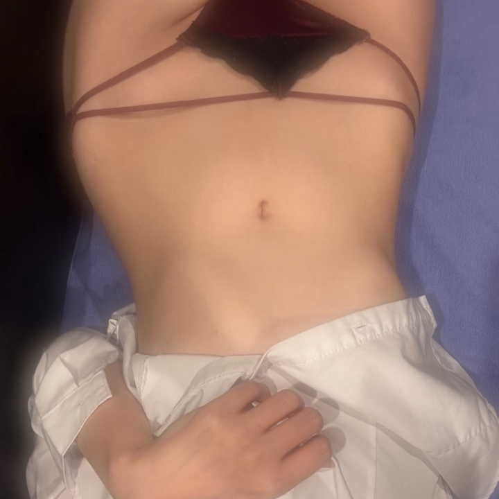 もねです🩵

今日は4号館にいます！
いっぱいイチャイチャしよう🥰
遊び方わからない💦ってお兄様は
おすすめ教えるから言ってね〜👮❣️
