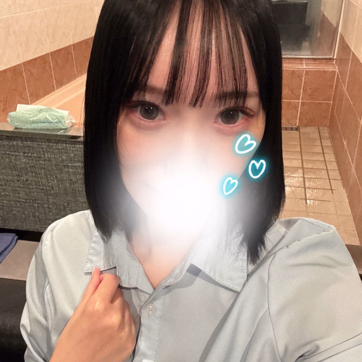 もねです🩵
髪の毛染めてきたよ!黒髪🐈⬛
似合うかな?、?
会いに来て感想教えてね❣️
今日は4号館です!