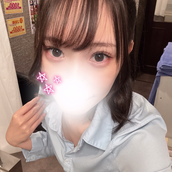 もねです🩷
久々にヘアメしたよ!
ハーフツイン似合ってるかな??
4号館に感想言いに来てね✨