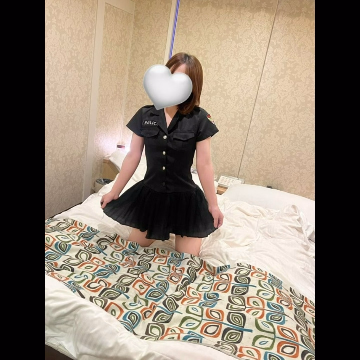 こんばんは、りかです♡



今日会いに来てくださった
本指名のお兄さんたちありがとうございましたっ！🩵



コスプレつけてくれたり
美味しいスイーツ持ってきてくれたり
色々話も聞いてくれて
とっても嬉しかったです、💭
いつもありがとうございます🧸‪



次回の出勤は
2月7日 です！時間はまだ未定ですが
会いに来てくれたら嬉しいです🫶
お誘い待ってます💌