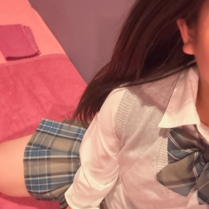 このえです💓

今日は人気のコスプレとお気に入りのコスプレについて話したいと思います💓


まず人気のコスプレは、
圧倒的にマイクロビキニです！！

お店にはいろんな種類のマイクロビキニがあるので、選ぶのも楽しいと思います💓


次にお気に入りのコスプレですが、

私が好きなのは制服です！💓




ブレザーでもセーラーでも
どっちでも好きです💓