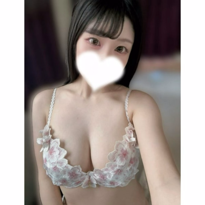 こんばんわ🌙まどかです！

来週の予定いーーっぱい出したので、気になってくれてるお兄さんとかいたら是非会いにきてほしいです💭🩷

いっぱいお誘い待ってます🎶


きのうのお礼です💌


⭐︎

🤍HP指名様70分🤍
ザ少年👦🏻！みたいなお兄さん⭐️⭐️
マイ歯ブラシセットの中身が豪華すぎて関心しました🥹💭
気付いたらタイマーなってて、色々お預け☺️ってなっちゃったから次はもっと気持ちいいことしましょうね🤫♥️♥️
またくるねって言っても怪しいよな（？）って会話したけどお兄さんは絶対またきてくれる気がしましたョˆ > ₃ < ˆ🫶🏻

⭐︎

🤍HP指名様80分🤍
福岡旅行でえっちなお店行けへんくて悔しがってた可愛いお兄さん🤣♡
ちくびがこんなにきもちいって思うことない🥹って言ってくれて嬉しかったーー❣️❣️
ずっとニコニコで楽しい時間でした🎶✨✨
また近々くるね！って言ってくれての楽しみにしてますね(っ •̀ ̫•́ )︎〜🩵
