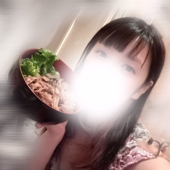明日7時から17時までです❣️

焼肉ドーン！！

最近じめじめむしむししててとても気持ちが😞

お兄さん達と会ってハッピーになりたいです⭐️

ご予約いただいているお兄さんもありがとう🫶🏻

明日一緒に楽しい時間を過ごしてハッピーになろうねっ🎶