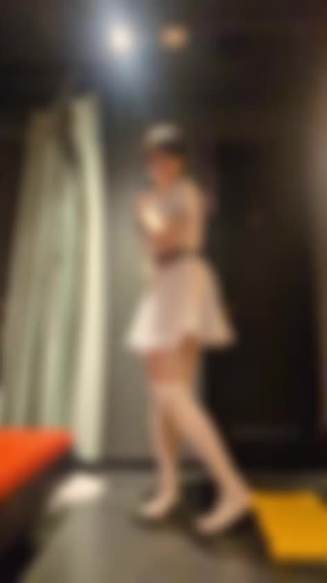 いつぞやの可愛い制服でヒラヒラ動画🧚🏻‍♀️🩵