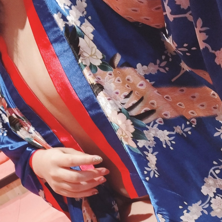 おはようございます！
今日も元気に出勤しました！

今日はめちゃめちゃ寒いですね…😭
家を出たときはそんなにだったのにお店につく頃には雪が降ってきたうえになんだか積もってきてちょっと心配😟です

今日はみなさま無理せず過ごしてくださいね😊お誘いお待ちしてます🥰