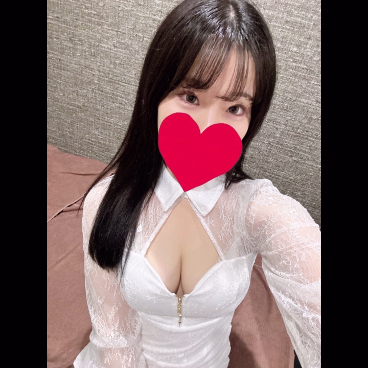 今日も出勤してます❣️


今日から6月✨


今月もあおと一緒に頑張りましょう💪
