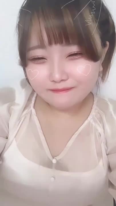 笑うと目が無くなる？細くなる？タイプです(笑)

笑顔が素敵、可愛いっていっぱい言って貰えて嬉しい☺️💗