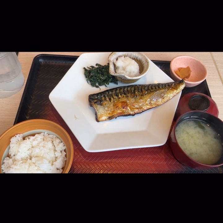 五反田の大戸屋でランチ🐟
油たっぷりの焼魚が美味しすぎて、しんどいしんどい言いながら全部食べちゃった💦
「こんなに油っこいのに完食する私、エッチの後みたい…」って思わず笑ったわ😂
食後、予定見たらやること山積み。
一番面倒くさい仕事が一番楽しいとか完全に仕事に逃げてる変態女です😈
皆さんはどうやって逃げてます？
今日も濃厚に乗り切るしかないね…うふふ♡