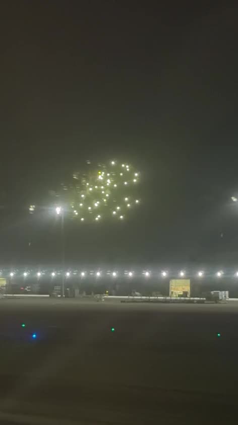 お休み中に静岡へ遊びに行ってきました☺️🫶

帰りは飛行機だったんだけど、
ちょうど空港の近くで花火大会があっていて🎆✨

今年初花火を見ることができました🤭💕

一気に夏が来た気がして、
なんだか嬉しかったな☺️🫧

お兄様方は今年もう花火見ましたか？🎆☺️
 
 
せんな🐱ᩚ