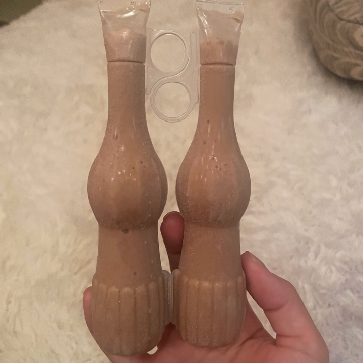 朝からパピコをペロペロ♡
お兄さんのパピコも見せて?
