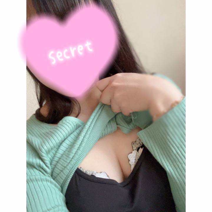 6日間遊んでくださったお兄様方
ありがとうございました🥰🥰

差し入れ買ってきてくれたり
不慣れな私に優しくしてくれたり
とっても嬉しかったです😭✨

また出勤したいなと思ってるので
その時は今回会えなかったお兄様方にも
会えるといいな…！

出勤してない期間もトークは返せるので
気軽に送ってください💌

ではまた会える日まで🕊️