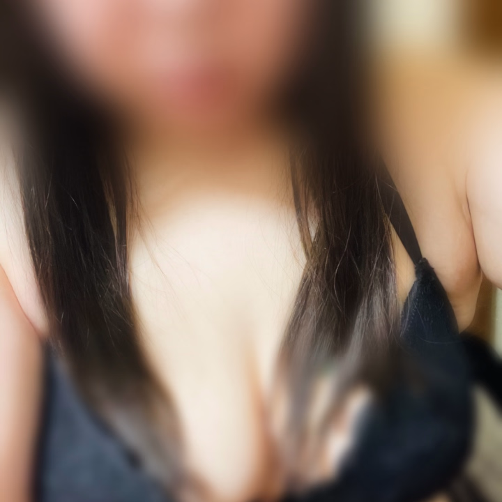 今日は、11時から18時まで出勤してます♡

今日は、いっぱい甘えたい気分🥺
優しいお兄さんに会えたら嬉しいな💕

お誘い待ってます✨