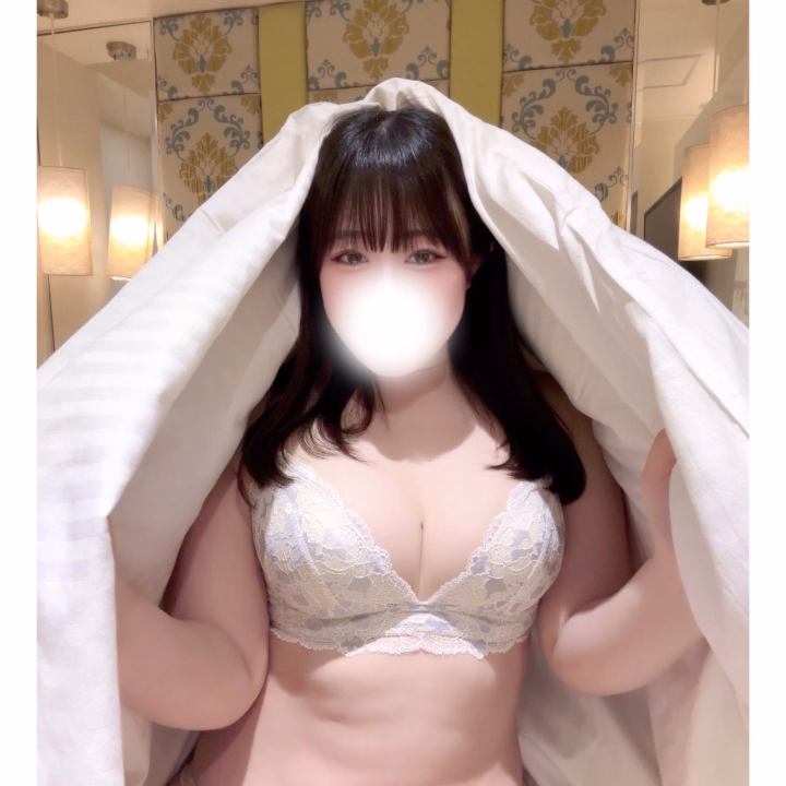 「こっち…来て？♡」


お仕事やお家のことで疲れちゃったからだもまみがたっぷり癒しちゃう🩷

ベッドでぎゅーってくっついて
ゆっくりたっぷりイチャイチャしよっ///

疲れなんて全部吹き飛ばしちゃおうねᐢ ܸ>⩊<︎︎ ܸᐢ