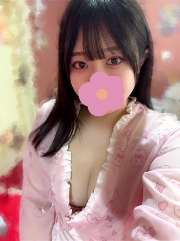 おっぱいツンツン🍡

いつもは内カメで動画撮るんだけど
これは外カメで撮ってみました♩
おにいさんから見えてる景色♡