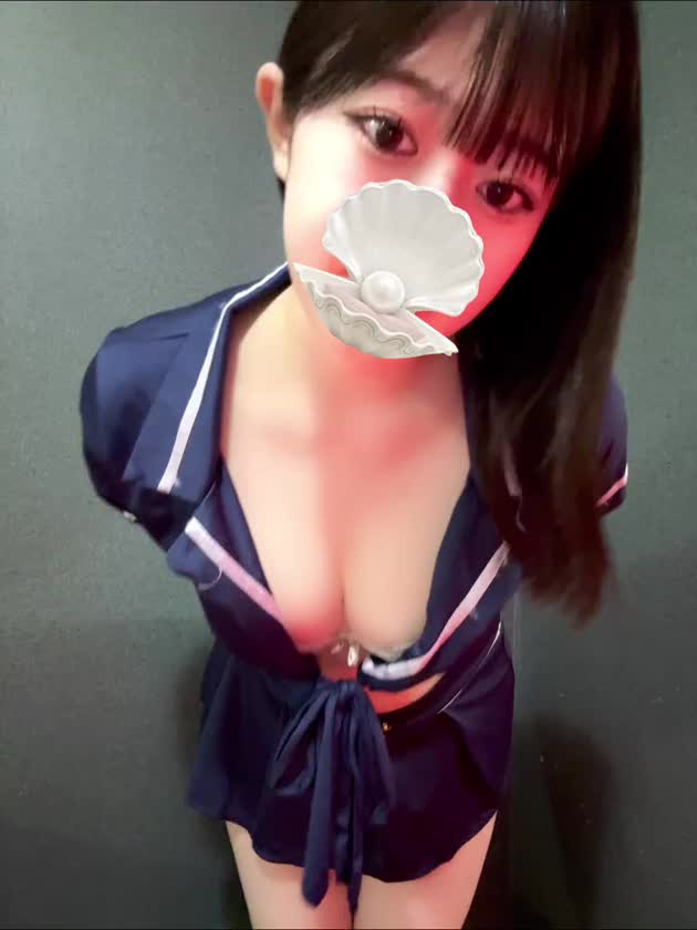 『改めての自己紹介ᴖ ·̫ ᴖ⸝⸝♩』


前に来たのが1か月前で
きっとまみのこと、知らないお兄さんもいるだろうから改めて自己紹介♡


・大阪生まれ大阪育ち🐙の保育学生です👶🏻️🍼

でも「あんまり関西人っぽくないね笑」って言われることが多いです😹

・おっとりしてる性格だけど仲良くなったら甘えちゃうかも⸝⸝⸝


・御奉仕精神強め👼🏻‎なので一緒にいて心地いい時間にしたいし、いっぱい楽しんでもらいたいです♡


・キス大好きなのでお口綺麗で清潔なお兄さん大好きです🩷


こんな感じかな？(っ •̀ ̫•́ )︎
他にも気になることがあればトークで教えて下さい✍🏻🎵