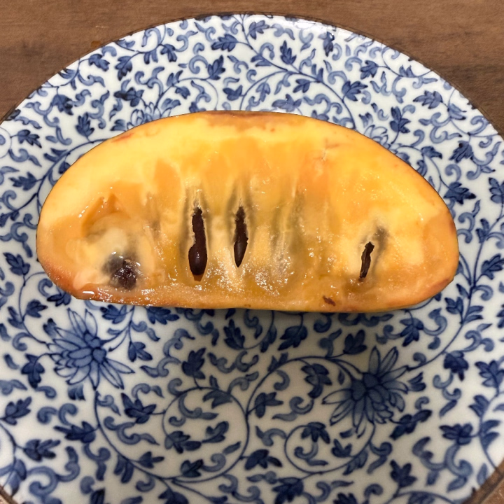 このフルーツ知ってるお兄様
居てますか😳

私は初見でした🙂‍↕️🙂‍↕️

ポポーって名前のフルーツ🥭
めっちゃ美味しくてまた食べたい！！！


けどもしかしたらもしかして
アレルギーかもしれない疑惑がでております🫩


ポポー可愛い名前なのに🥹

このフルーツだけアレルギーでるとか
あるんかな🫩？

秋なので魅力的なフルーツ沢山で
毎日フルーツ食べてるんですが
これだけ顔腫れたんよね🫨



なぁぜぇええ？？



お取り寄せしようとしてたけど
一旦やめとこうと思います🫩

でもほんとおいしくて、おいしくて🤤

好きな食感に味なんで！！

またどこかで食べれる機会あれば
食べちゃうと思います(๑'ڡ'๑)୨


ちなみに毎日アレルギーの薬飲んで1年以上経つんだけどたまにアレルギーでるのも
なぁぜなぁあぜ？？(ᵕ᷄≀ ̠˘᷅ )