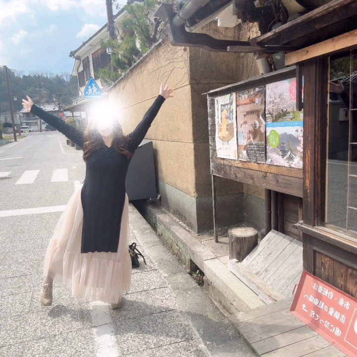 今日は早い時間に、
とてつもなく美人な方に
講習受けさせてもらいました(⸝⸝◜𖥦◝⸝⸝)💗

新しいお風呂場プレイでの技
教えてもらったので早くお兄様に伝えたい🥰


今までしていたプレイも、気持ちよくなって貰えてるか等の確認もして頂き
めちゃくちゃ為になる講習内容でした🫶

ずっと続けてると、スピードや吸い加減の気持ちよさなど分からなくなってくるので確認して頂けてほんと良かったです☺️

あーーーん
早く新技披露したいのに
次回出勤5月7日なのがくやしい、、、😭

次回ぜひご予約まってます！
マット披露したいです🙋‍♀️🙋‍♀️💗