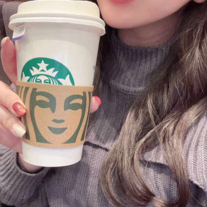 お店向かってます🚃

雨なので
ご予約頂いてるお兄様は足元気をつけて向かってくださいね☂️