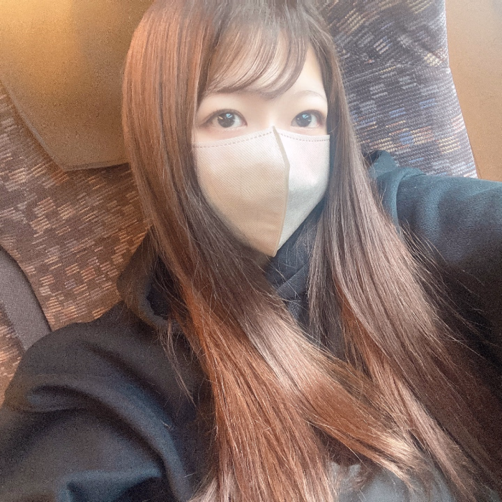ほーらすっぴんだゾ❣️
あまり顔変わらないって言われるし
化粧も10分で終わる⊂(  ･ω･ )⊃

最近肌治療に凝ってて
4日前にリジュラン4cc
打ち込んできたの⊂(  ･ω･ )⊃
めっちゃ痛いけど効果はばつぐんだ！

ノーファンデ目指したい👊( ¨̮💪)