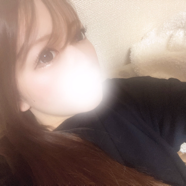 顔可愛いです。細いです。
痩せておっ♡いは少し消滅しました。

そのうち脂肪いれます。たぶん。

姫路到着したにょ❣️
化粧もなんもしてないから
顔作ってきますわよ〜〜❣️❣️

のちほど！