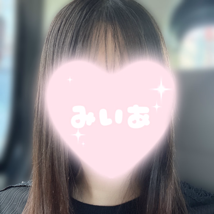 おはようございます☀
今日は2週間ぶりに出勤です！

ご予約ありがとうございました
はじめましての方で埋まったので緊張でコミュ症みたくなっちゃう不安しかない…笑

あと、お知らせが一件あるのであとで更新します🙇‍♀️