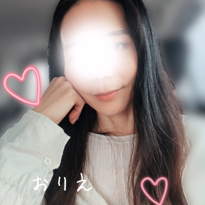 おはようございます☂️

朝から土砂降り😩
寒暖差気をつけてくださいね😣


昨日は暑かったけど、私は暑くても長袖です😂
寒がりなので😂

もちろん今日も寒いので長袖です🤭



足元お気を付けください💓

明日は9:30-15:30でお店にいます⭐️




おりえ