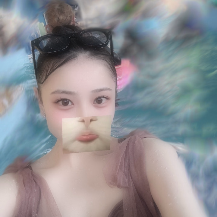 今年の夏も海とかプール行くぞ🌊
あと、お祭りも🎆🍧👘🏮
夏ぽいこといっぱいしたいな！！
お兄さんはなんか予定とか決まってるのかな？
日焼けはしたくないけど、、


ゆり🪽