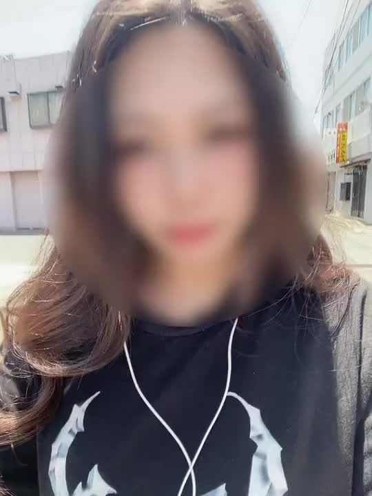 お外暑すぎるよ〜☀️💦

ちょっと出ただけで汗かいちゃうから

一緒に汗流そ？😉