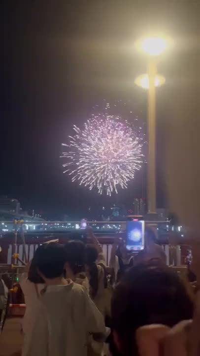 女の子の日になって
隅田川花火大会に行ってきたよ❤️
人多くてびっくりしたけど
綺麗だったなぁ😍
たまや〜✨🎆🎇🏮❣️✨