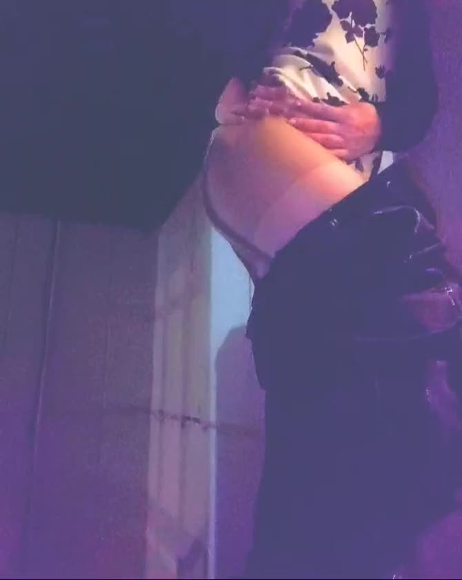 夜に

野外で

エチエチ露出を♥️
しちゃいました💞