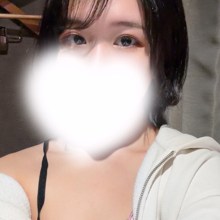 本日13時から出勤です！
よろしくお願い致します✨