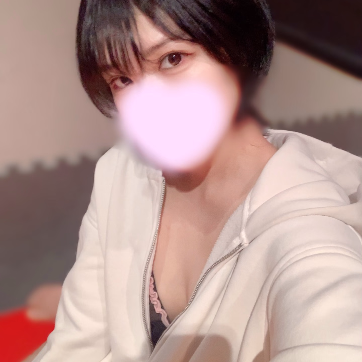 本日9時〜18時出勤です ❣️
よろしくお願いします✨