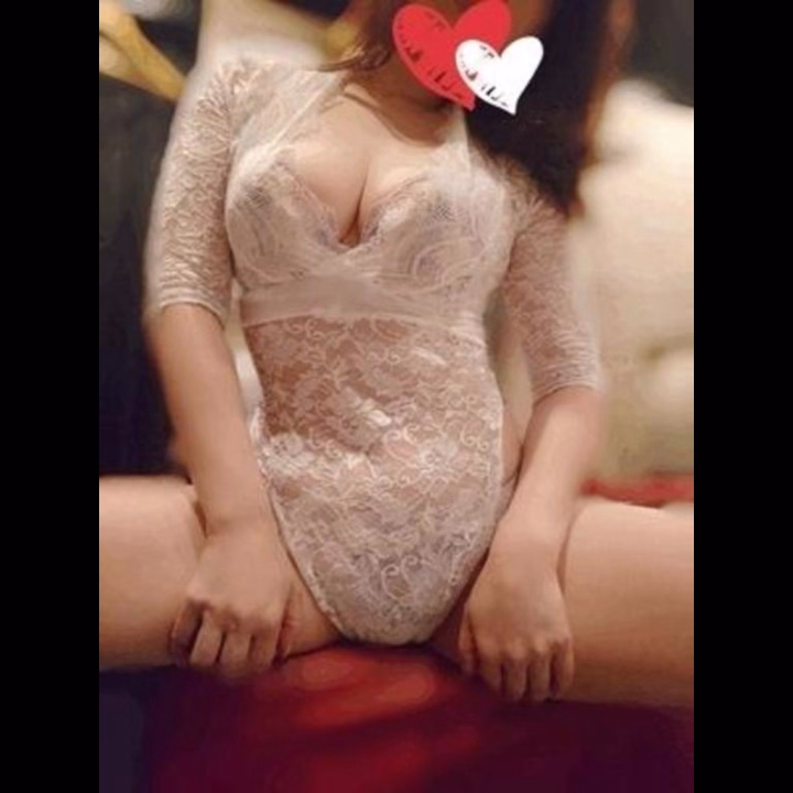 いつもいっぱい笑わせてもらって
皆様には感謝感謝です。

お客様に教えてもらったアニメを
帰ってから早速観てみました。
なんか…すごい！怖い！
簡単に人が4んでく…
でももっと観たい！！
ってなってます😮
呪術廻戦も観たいし
このアニメの続きも気になるし
しばらく夜更かし確定かな🥱