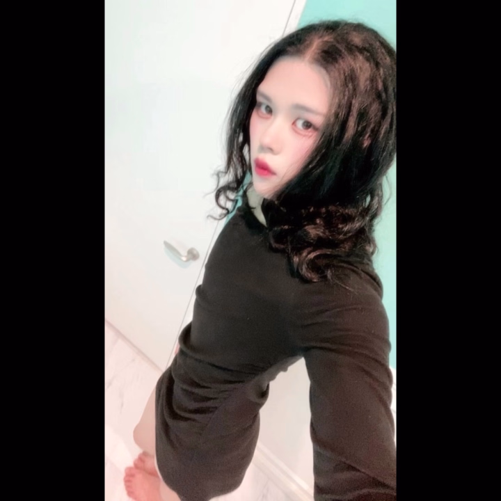 少しずつ暖かくなってきて春の訪れを感じますね🌸

少しずつ目も痒くなって来ました(笑)

花粉症でストレスが溜まるこんな時期には、一緒にシャワーで花粉を洗い流して、私とストレスを発散しちゃいましょう❣️

お待ちしてます❤️