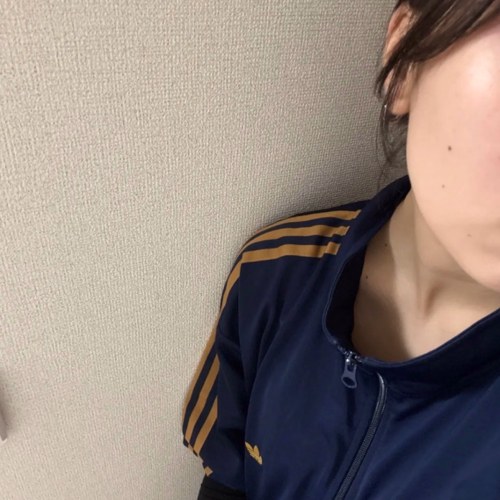 こんばんは！

急遽ですが明日8:00~16:00まで
出勤することになりましたっ✨

こんな早い時間にいるの珍しいので
朝活も兼ねて会いに来てくれたら嬉しいです☀️

まだまだ枠空いてるので
会えるの楽しみに待ってますね😊


今日はオフりこあをお届けしました！
月曜日一緒に頑張ろうね💪


それじゃあおやすみ！いい夢見てね🌙𓈒𓂂𓏸